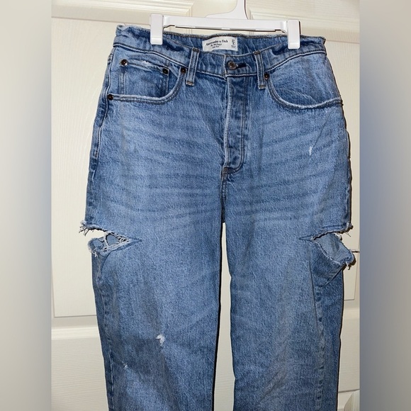 Abercrombie & Fitch distressed The 90s baggie low rise curvy love denim jeans 27 - Picture 2 of 6